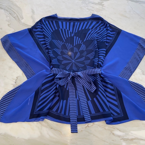 BCBG BLUE BLACK BELTED PONCHO TOP SIZE XS NWOTS! - Picture 11 of 16